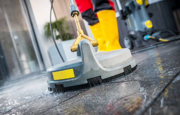 Best Roof Power Washing Services  in Republic, WA