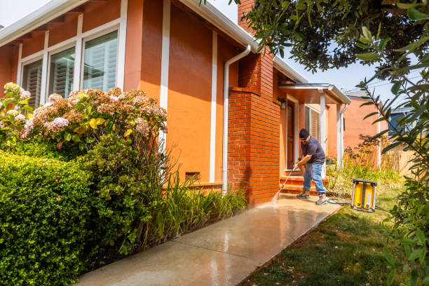 Best Roof Power Washing Services  in Republic, WA