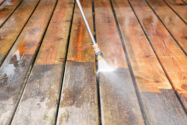 Best Roof Pressure Washing  in Republic, WA